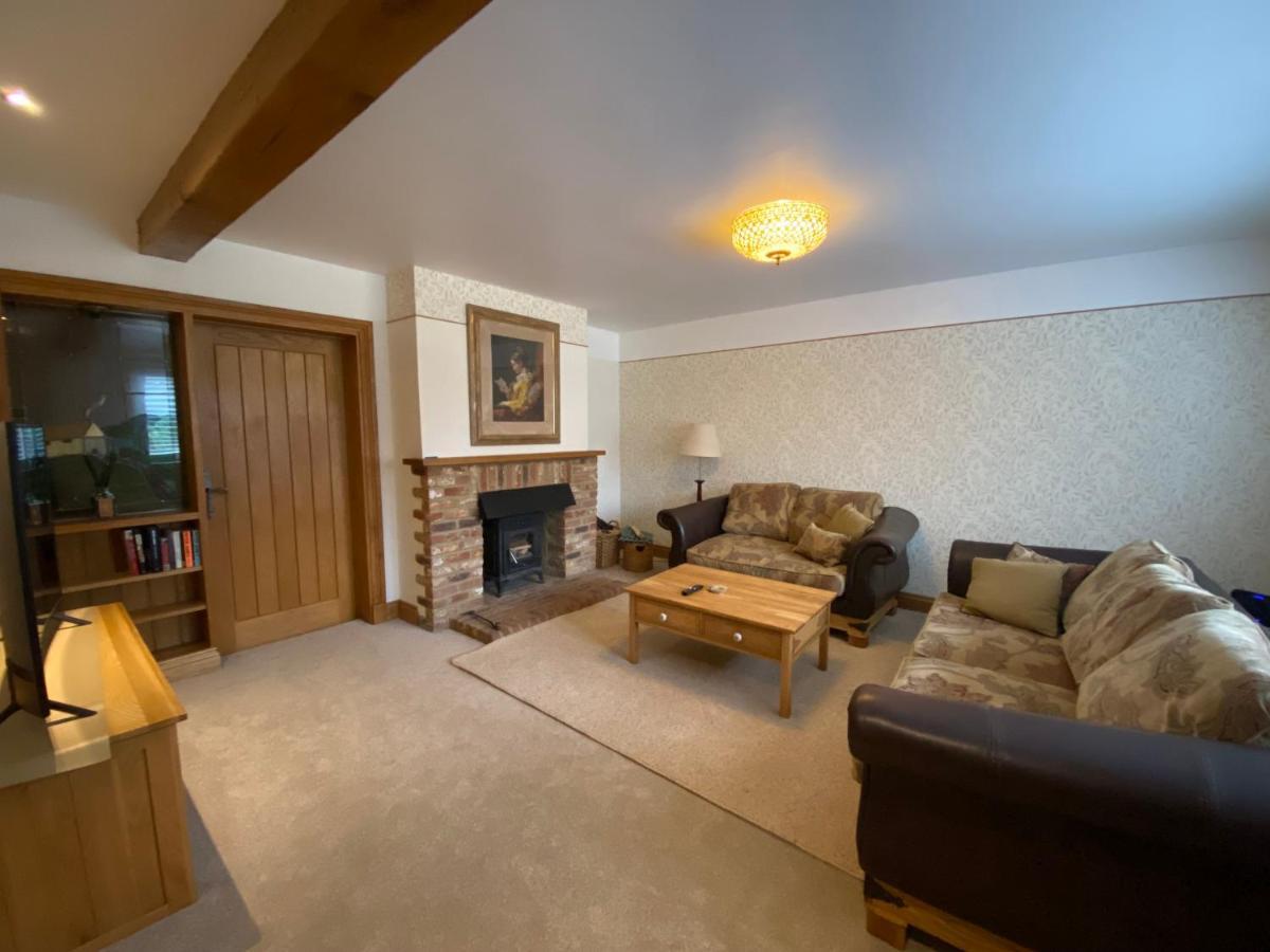 Mulberry Cottage Near Goodwood شيشستر المظهر الخارجي الصورة
